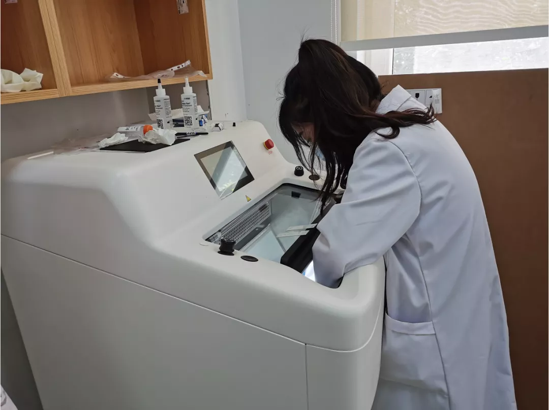 医学院切片现场3 医学院切片现场3