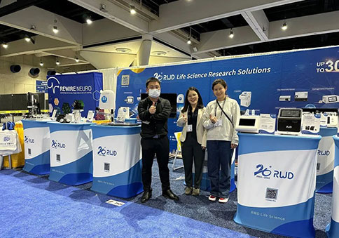 必威官方首页官网betway展台及工作人员