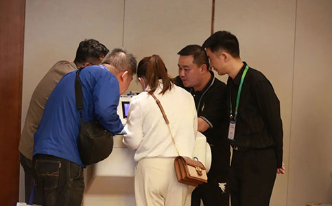 选手赛前试机（必威官方首页官网betway冷冻切片机）